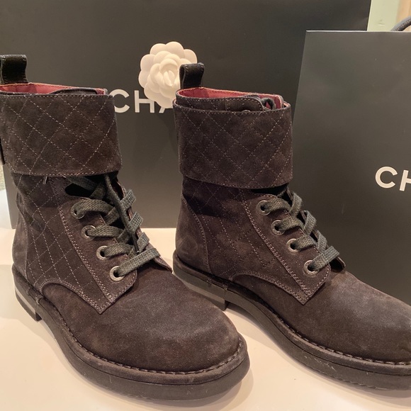 Chanel Paris 14B Blk suede moto quilt combat ankle boots black high top laces - Picture 10 of 12